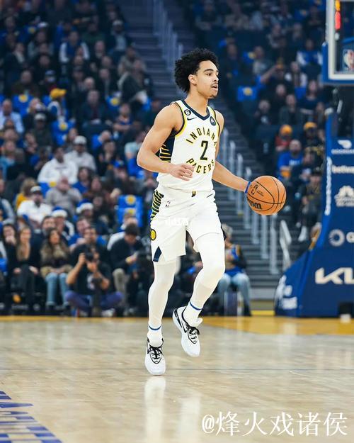 瑞安-内姆布哈德穿着BOOK1，得到14分4篮板11助攻