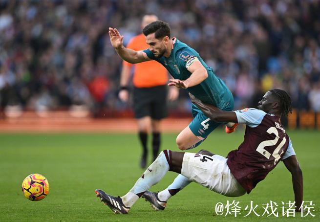 英超-费尔南德斯任意球建功 卡塞米罗破门 曼联4-4战平伯恩茅斯
