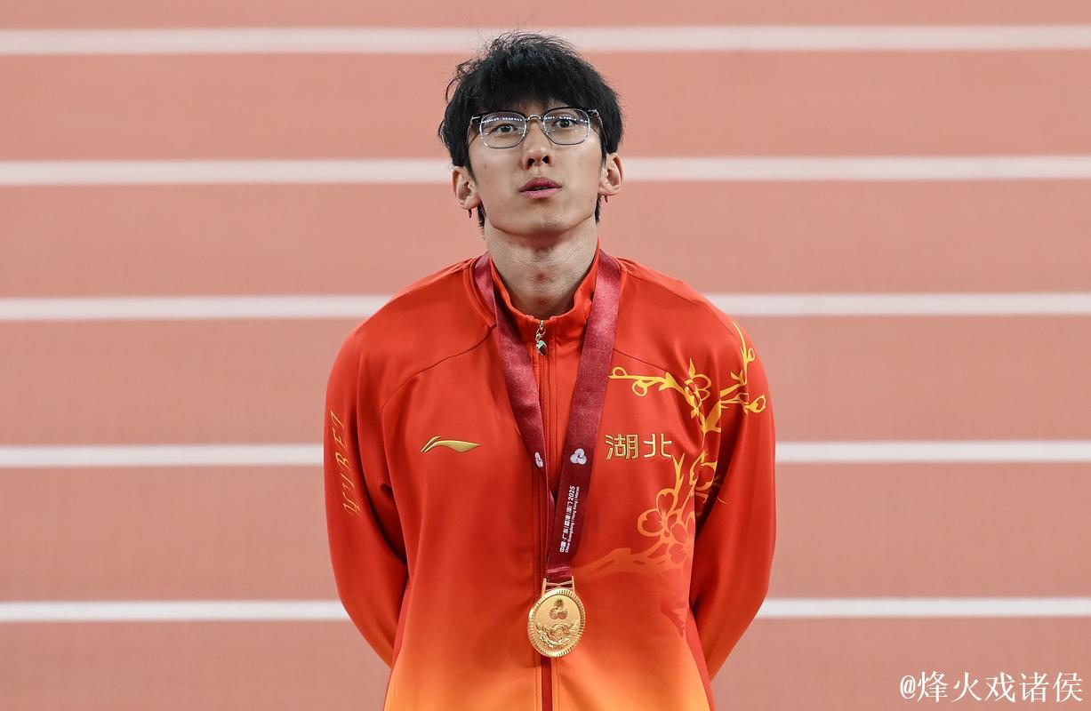 全运会男子百米决赛:湖北选手李泽洋摘得金牌 全运会男子百米决赛:湖北选手李泽洋摘得金牌